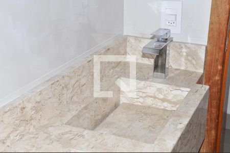 Casa à venda com 182m², 3 quartos e 3 vagasDetalhe - Suíte 