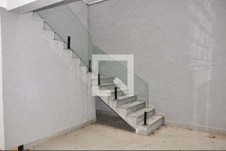 Casa à venda com 182m², 3 quartos e 3 vagasDetalhe - Quintal e Área de Serviço