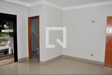 Casa à venda com 182m², 3 quartos e 3 vagasDetalhe - Quarto 01 com Suíte e Varanda