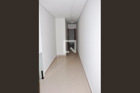 Casa à venda com 182m², 3 quartos e 3 vagasDetalhe - Corredor