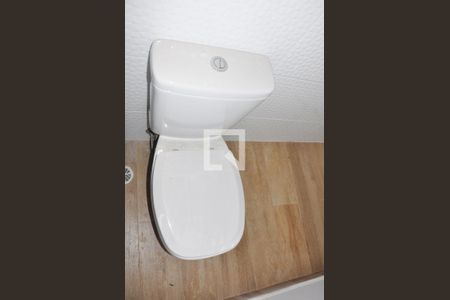 Casa à venda com 182m², 3 quartos e 3 vagasDetalhe - Banheiro da Área de Serviço