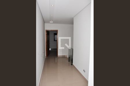 Casa à venda com 182m², 3 quartos e 3 vagasDetalhe - Corredor