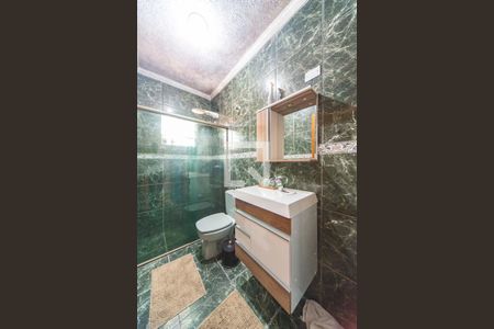 Casa à venda com 200m², 3 quartos e 2 vagas Casa à venda com 200m², 3 quartos e 2 vagasBanheiro Social