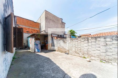 Casa à venda com 200m², 3 quartos e 2 vagas Casa à venda com 200m², 3 quartos e 2 vagasQuintal Fundos