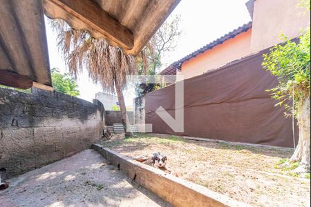 Casa à venda com 200m², 3 quartos e 2 vagas Casa à venda com 200m², 3 quartos e 2 vagasJardim e Quintal Frente
