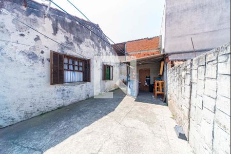 Casa à venda com 200m², 3 quartos e 2 vagas Casa à venda com 200m², 3 quartos e 2 vagasQuintal Fundos