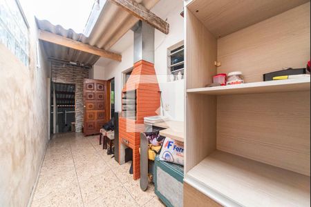 Casa à venda com 200m², 3 quartos e 2 vagas Casa à venda com 200m², 3 quartos e 2 vagasCorredor e Churrasqueira