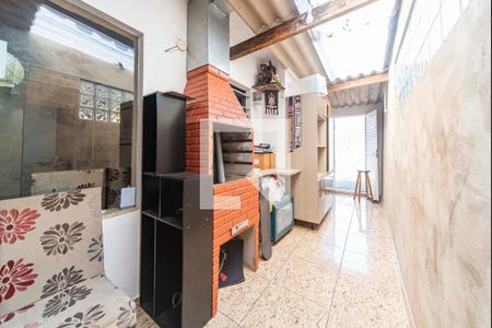 Casa à venda com 200m², 3 quartos e 2 vagas Casa à venda com 200m², 3 quartos e 2 vagasCorredor e Churrasqueira