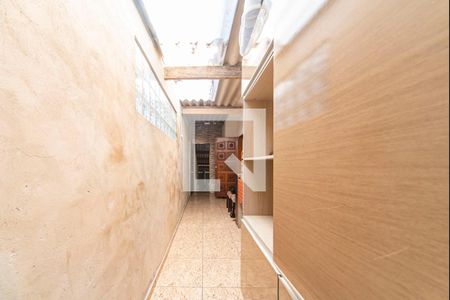 Casa à venda com 200m², 3 quartos e 2 vagas Casa à venda com 200m², 3 quartos e 2 vagasCorredor e Churrasqueira