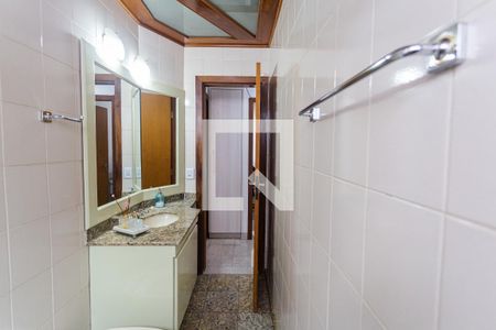 Apartamento à venda com 250m², 4 quartos e 4 vagasBanheiro Social