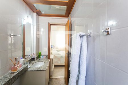 Apartamento à venda com 250m², 4 quartos e 4 vagasBanheiro da Suíte 1/Escritório