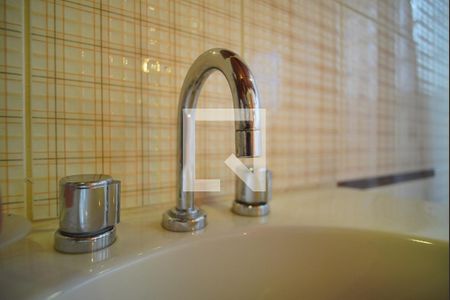 Casa à venda com 348m², 3 quartos e 5 vagasBanheiro da Suíte 3 - Torneira