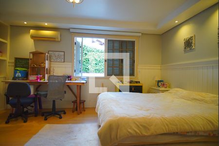 Casa à venda com 348m², 3 quartos e 5 vagasSuíte 1