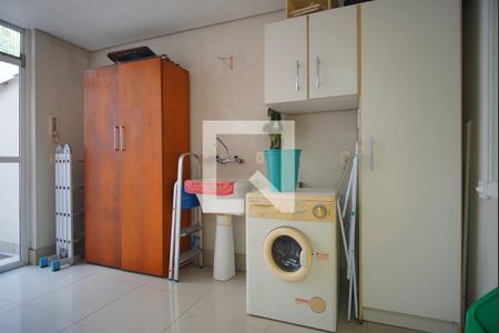 Casa à venda com 348m², 3 quartos e 5 vagasÁrea de Serviço