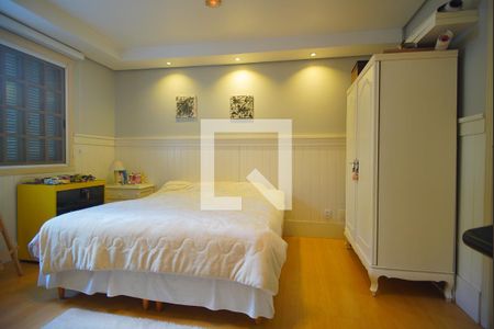 Casa à venda com 348m², 3 quartos e 5 vagasSuíte 1