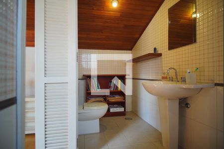 Casa à venda com 348m², 3 quartos e 5 vagasBanheiro da Suíte 3