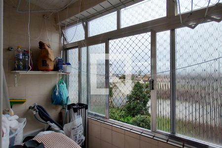 Área de Serviço de apartamento para alugar com 2 quartos, 75m² em Caiçara, Praia Grande
