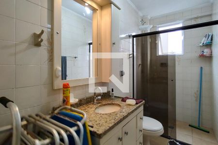 Banheiro de apartamento para alugar com 2 quartos, 75m² em Caiçara, Praia Grande