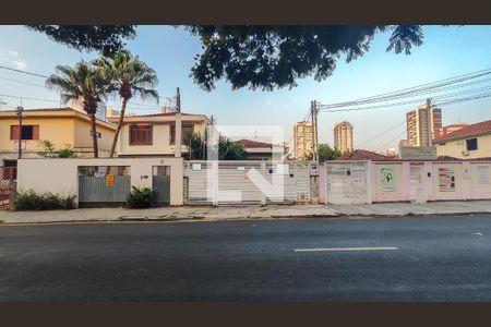 Casa à venda com 400m², 5 quartos e 2 vagasFachada
