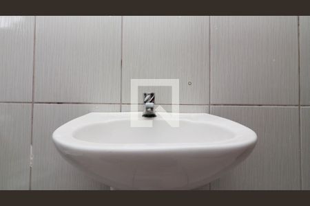 Casa de condomínio para alugar com 80m², 2 quartos e sem vaga Casa de condomínio para alugar com 80m², 2 quartos e sem vagaBanheiro