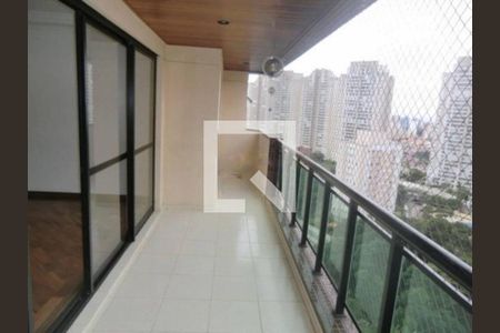 Apartamento à venda com 174m², 4 quartos e 4 vagasFoto 03