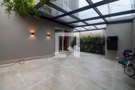 Casa à venda com 247m², 4 quartos e 2 vagas Casa à venda com 247m², 4 quartos e 2 vagasGaragem