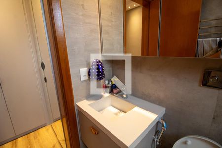 Casa à venda com 247m², 4 quartos e 2 vagas Casa à venda com 247m², 4 quartos e 2 vagasBanheiro da Suíte 1