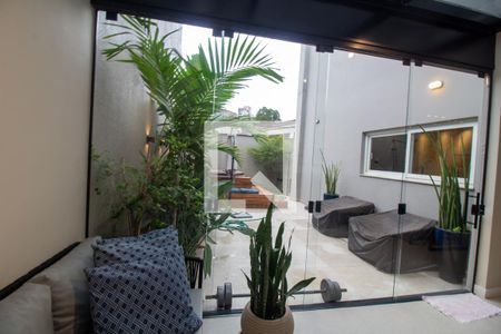 Casa à venda com 247m², 4 quartos e 2 vagas Casa à venda com 247m², 4 quartos e 2 vagasQuintal - Hidro