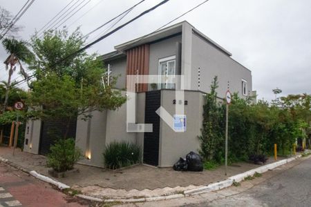 Casa à venda com 247m², 4 quartos e 2 vagas Casa à venda com 247m², 4 quartos e 2 vagasFachada