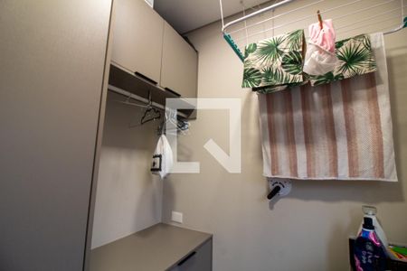 Casa à venda com 247m², 4 quartos e 2 vagas Casa à venda com 247m², 4 quartos e 2 vagasÁrea de Serviço