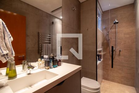 Casa à venda com 247m², 4 quartos e 2 vagas Casa à venda com 247m², 4 quartos e 2 vagasBanheiro da Suíte 2