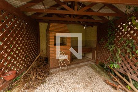 Casa à venda com 976m², 5 quartos e 8 vagas Casa à venda com 976m², 5 quartos e 8 vagasÁrea externa