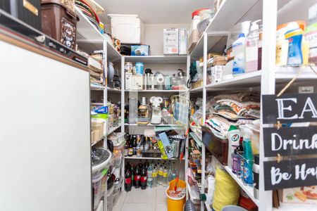 Casa à venda com 976m², 5 quartos e 8 vagas Casa à venda com 976m², 5 quartos e 8 vagasCozinha