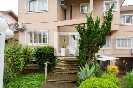 Casa à venda com 976m², 5 quartos e 8 vagas Casa à venda com 976m², 5 quartos e 8 vagasFachada da Casa