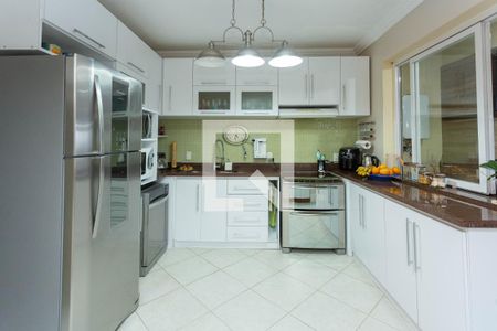 Casa à venda com 976m², 5 quartos e 8 vagas Casa à venda com 976m², 5 quartos e 8 vagasCozinha