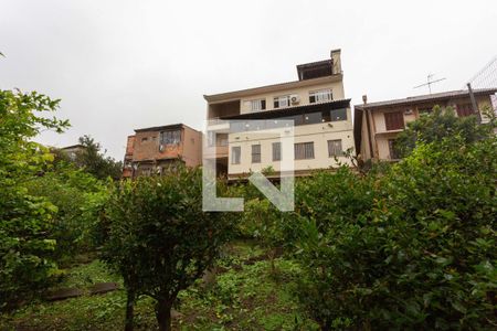 Casa à venda com 976m², 5 quartos e 8 vagas Casa à venda com 976m², 5 quartos e 8 vagasÁrea externa fundos