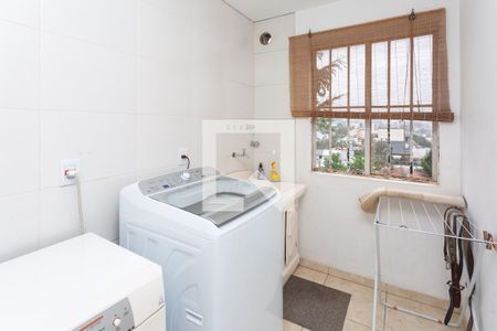 Casa à venda com 976m², 5 quartos e 8 vagas Casa à venda com 976m², 5 quartos e 8 vagasLavanderia