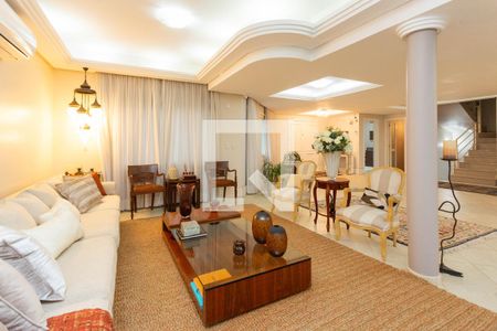Sala de casa à venda com 5 quartos, 976m² em Vila Jardim, Porto Alegre