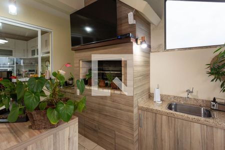 Casa à venda com 976m², 5 quartos e 8 vagas Casa à venda com 976m², 5 quartos e 8 vagasSacada - churrasqueira