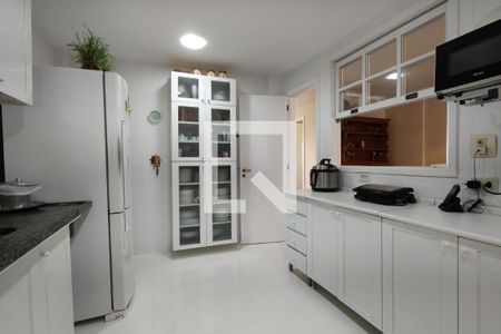 Casa à venda com 198m², 3 quartos e 1 vaga Casa à venda com 198m², 3 quartos e 1 vagaCozinha - Armários