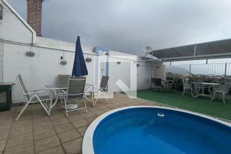 Casa à venda com 198m², 3 quartos e 1 vaga Casa à venda com 198m², 3 quartos e 1 vagaPiscina