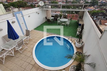 Casa à venda com 198m², 3 quartos e 1 vaga Casa à venda com 198m², 3 quartos e 1 vagaPiscina
