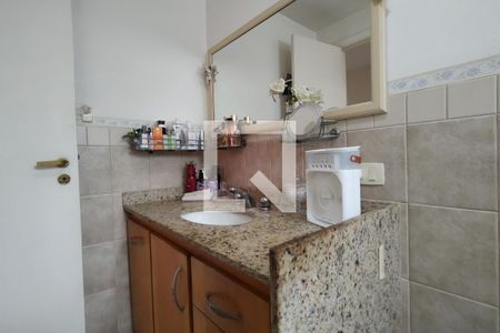 Casa à venda com 198m², 3 quartos e 1 vaga Casa à venda com 198m², 3 quartos e 1 vagaBanheiro da Suíte