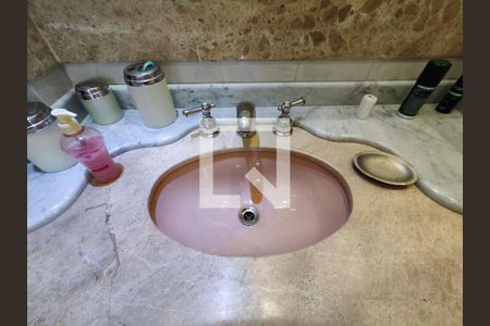 Apartamento à venda com 400m², 3 quartos e 3 vagasBanheiro da Suíte 2