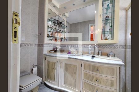 Apartamento à venda com 400m², 3 quartos e 3 vagasBanheiro da Suíte 3