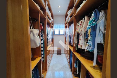 Apartamento à venda com 400m², 3 quartos e 3 vagasCloset da Suíte 1