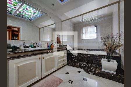 Apartamento à venda com 400m², 3 quartos e 3 vagasBanheiro da Suíte 1