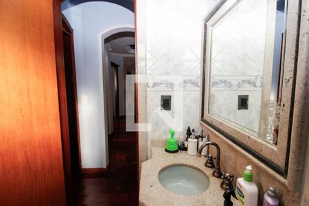 Casa à venda com 372m², 3 quartos e 4 vagasBanheiro