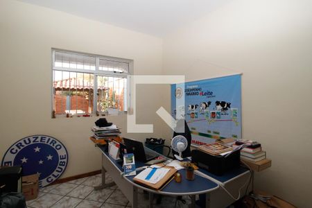 Casa à venda com 372m², 3 quartos e 4 vagasEscritório