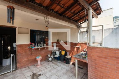 Casa à venda com 115m², 3 quartos e 1 vagaCobertura